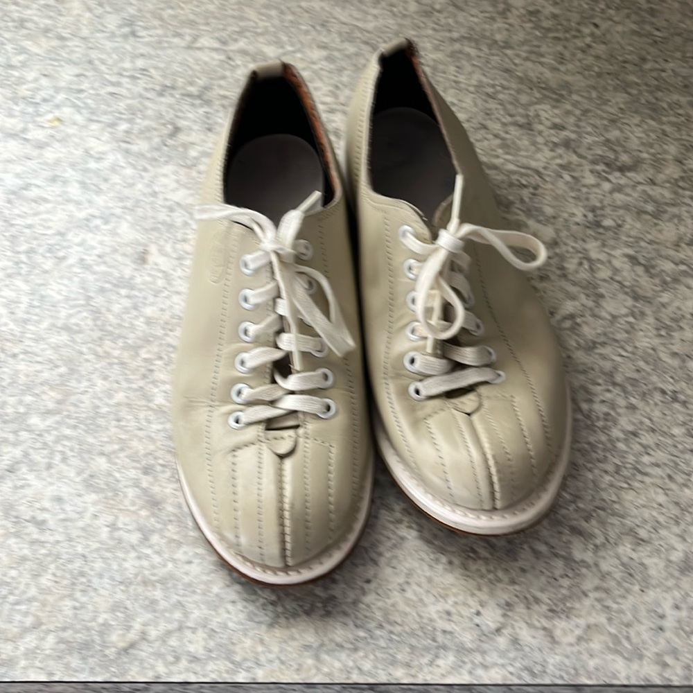 Vintage Linds Bowling Shoes.